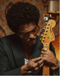 Fender American Bruno Mars Stratocaster MN Mars Mocha