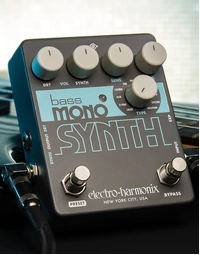 Electro-Harmonix Bass Mono Synth Digital Bass Monophonic Synthesizer Pedal