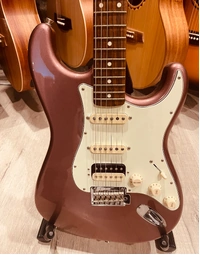 Used Fender 2020 MIJ Hybrid '60s Stratocaster HSS Burgundy Mist Metallic (5651100366) (Includes Gig Bag)